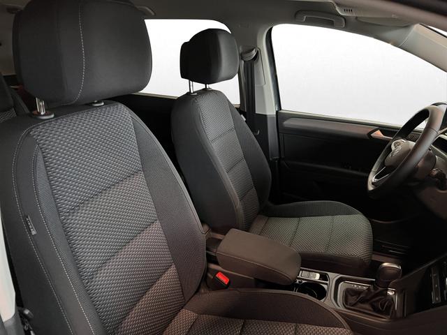 Volkswagen Touran Comfort Plus 1,5TSI DSG 110KW/150PS Navi, 7-Sitze, IQ-Light, Sitzheizung 