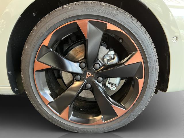 Cupra Leon 1,5eTSI DSG 110KW/ 150PS Matrix, Sennheiser, Assist XL, Navi, Dinamic Sitze 