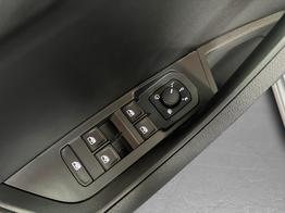 Skoda Karoq Selection Plus 1,5TSI DSG 110KW/150PS Panormadach, Lounge Sitze, AHK, Navi 