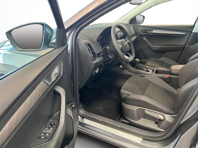 Skoda Karoq Selection Plus 1,5TSI DSG 110KW/150PS Panormadach, Lounge Sitze, AHK, Navi 