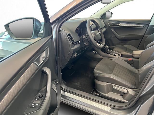 Skoda Karoq Selection Plus 1,5TSI DSG 110KW/150PS Panormadach, Lounge Sitze, AHK, Navi 