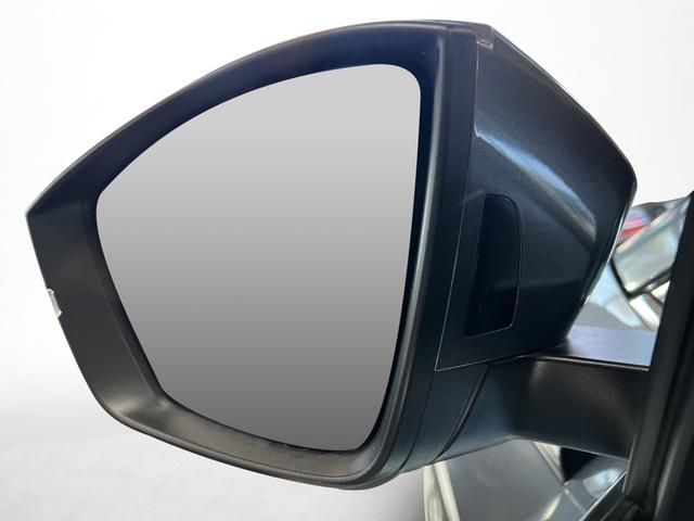 Skoda Karoq Selection Plus 1,5TSI DSG 110KW/150PS Panormadach, Lounge Sitze, AHK, Navi 