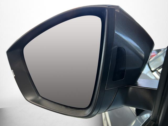 Skoda Karoq Selection Plus 1,5TSI DSG 110KW/150PS Panormadach, Lounge Sitze, AHK, Navi 