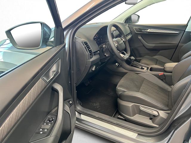 Skoda Karoq Selection Plus 1,5TSI DSG 110KW/150PS Panormadach, Lounge Sitze, AHK, Navi 