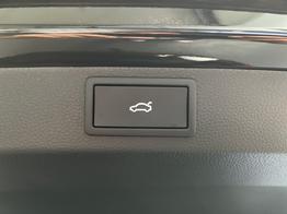 Skoda Karoq Selection Plus 1,5TSI DSG 110KW/150PS Panormadach, Lounge Sitze, AHK, Navi 