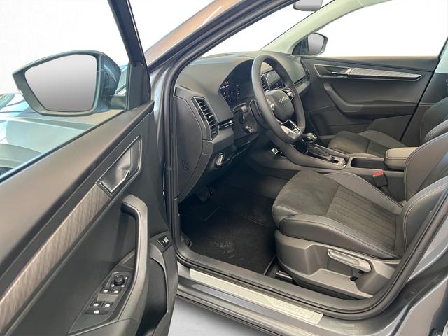 Skoda Karoq Selection Plus 1,5TSI DSG 110KW/150PS Panormadach, Lounge Sitze, AHK, Navi 