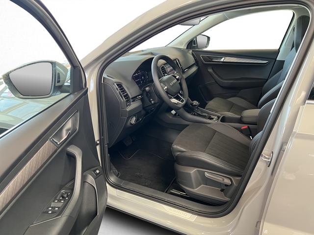 Skoda Karoq Selection Plus 1,5TSI DSG 110KW/150PS Panormadach, Lounge Sitze, AHK, Navi 