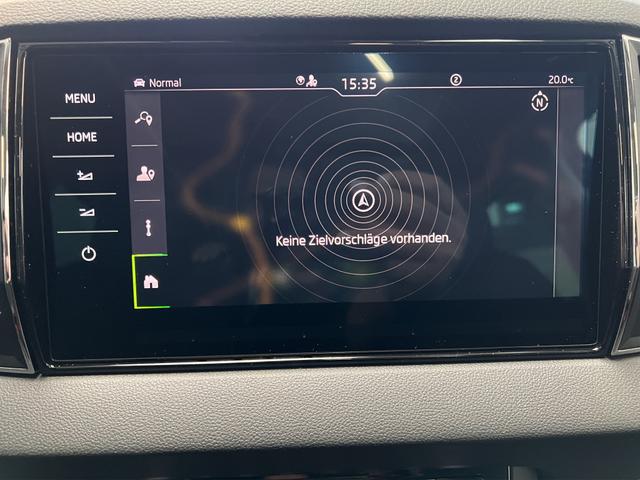 Skoda Karoq Selection Plus 1,5TSI DSG 110KW/150PS Panormadach, Lounge Sitze, AHK, Navi 