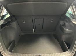 Skoda Karoq Selection Plus 1,5TSI DSG 110KW/150PS Panormadach, Lounge Sitze, AHK, Navi 