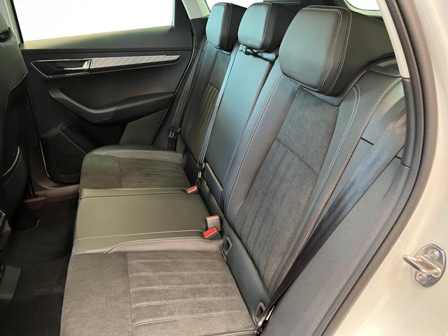 Skoda Karoq Selection Plus 1,5TSI DSG 110KW/150PS Panormadach, Lounge Sitze, AHK, Navi 