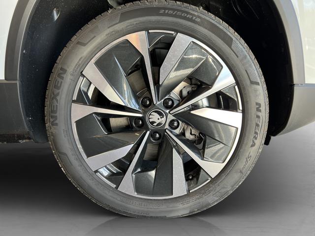 Skoda Karoq Selection Plus 1,5TSI DSG 110KW/150PS Panormadach, Lounge Sitze, AHK, Navi 