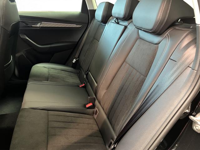 Skoda Karoq Selection Plus 1,5TSI DSG 110KW/150PS Panormadach, Lounge Sitze, AHK, Navi 