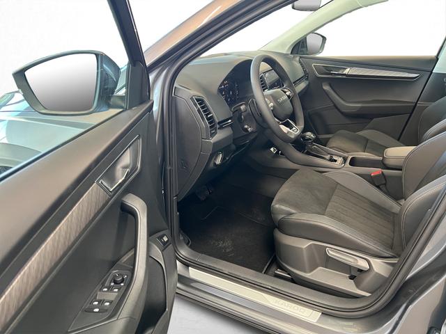 Skoda Karoq Selection Plus 1,5TSI DSG 110KW/150PS Panormadach, Lounge Sitze, AHK, Navi 