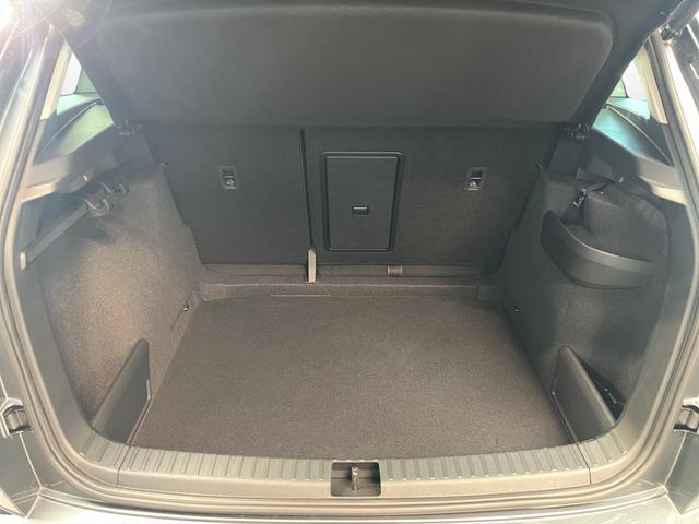 Skoda Karoq Selection Plus 1,5TSI DSG 110KW/150PS Panormadach, Lounge Sitze, AHK, Navi 