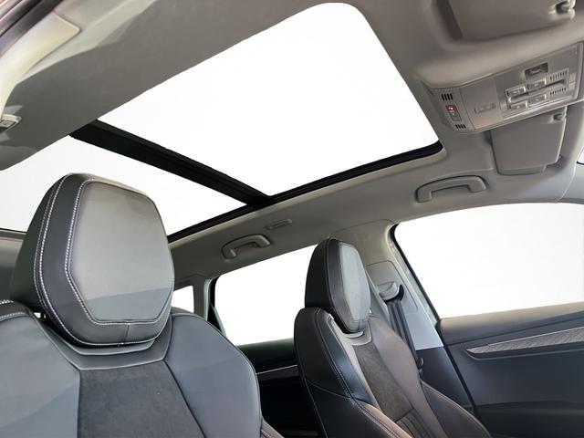 Skoda Karoq Selection Plus 1,5TSI DSG 110KW/150PS Panormadach, Lounge Sitze, AHK, Navi 