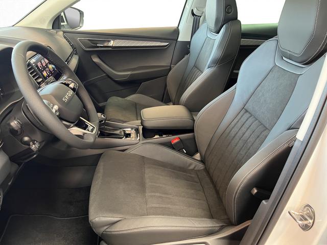 Skoda Karoq Selection Plus 1,5TSI DSG 110KW/150PS Panormadach, Lounge Sitze, AHK, Navi 