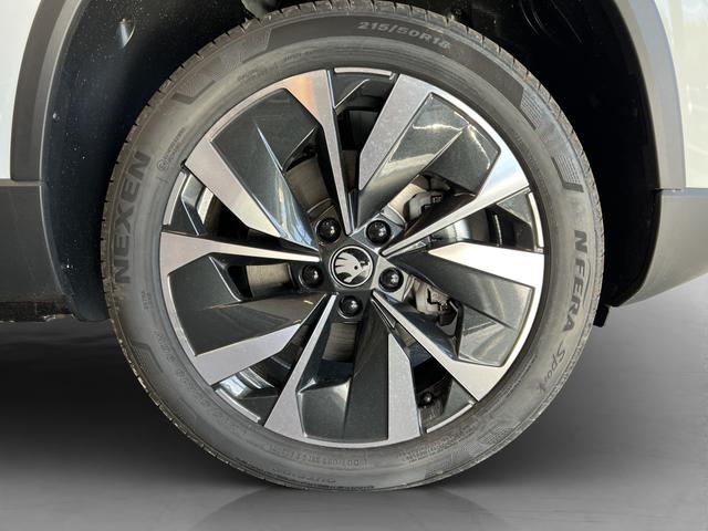 Skoda Karoq Selection Plus 1,5TSI DSG 110KW/150PS Panormadach, Lounge Sitze, AHK, Navi 