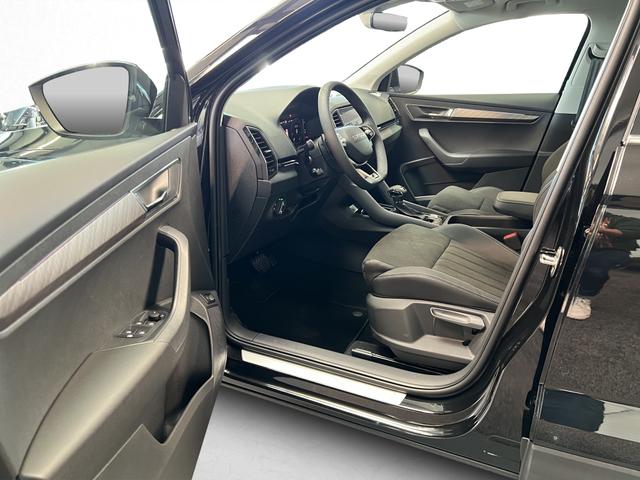 Skoda Karoq Selection Plus 1,5TSI DSG 110KW/150PS Panormadach, Lounge Sitze, AHK, Navi 