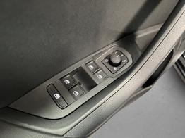 Skoda Karoq Selection Plus 1,5TSI DSG 110KW/150PS Panormadach, Lounge Sitze, AHK, Navi 