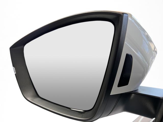 Skoda Karoq Selection Plus 1,5TSI DSG 110KW/150PS Panormadach, Lounge Sitze, AHK, Navi 