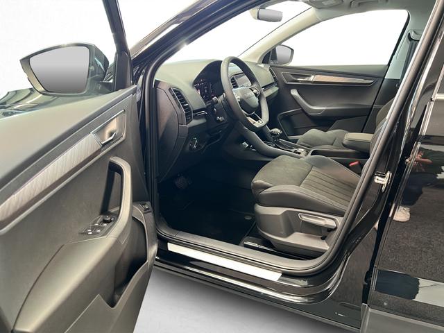 Skoda Karoq Selection Plus 1,5TSI DSG 110KW/150PS Panormadach, Lounge Sitze, AHK, Navi 