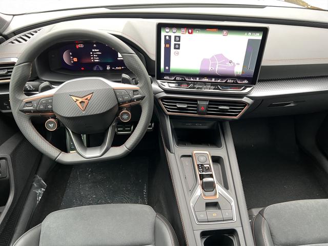 Cupra Leon Sportstourer ST 1,5eTSI DSG 110KW/ 150PS AHK, Matrix, Sennheiser, Assist XL, Navi, Dinamic Sitze 