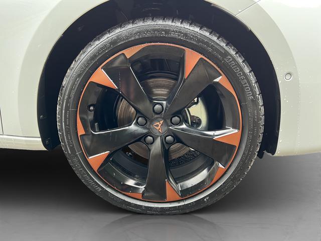 Cupra Leon 1,5eTSI DSG 110KW/ 150PS Matrix, Sennheiser, Assist XL, Navi, Dinamic Sitze 