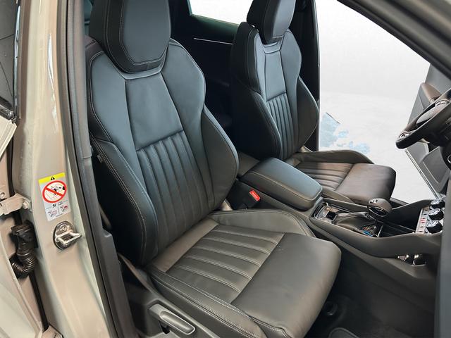 Skoda Karoq Sportline 2,0TSI DSG 4x4 140KW/190PS Ledersitze, Columbus, AHK, Pano 