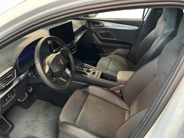 Cupra Leon 1,5eTSI DSG 110KW/ 150PS Matrix, Sennheiser, Assist XL, Navi, Dinamic Sitze 