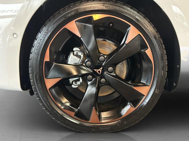 Cupra Leon 1,5eTSI DSG 110KW/ 150PS Matrix, Sennheiser, Assist XL, Navi, Dinamic Sitze 