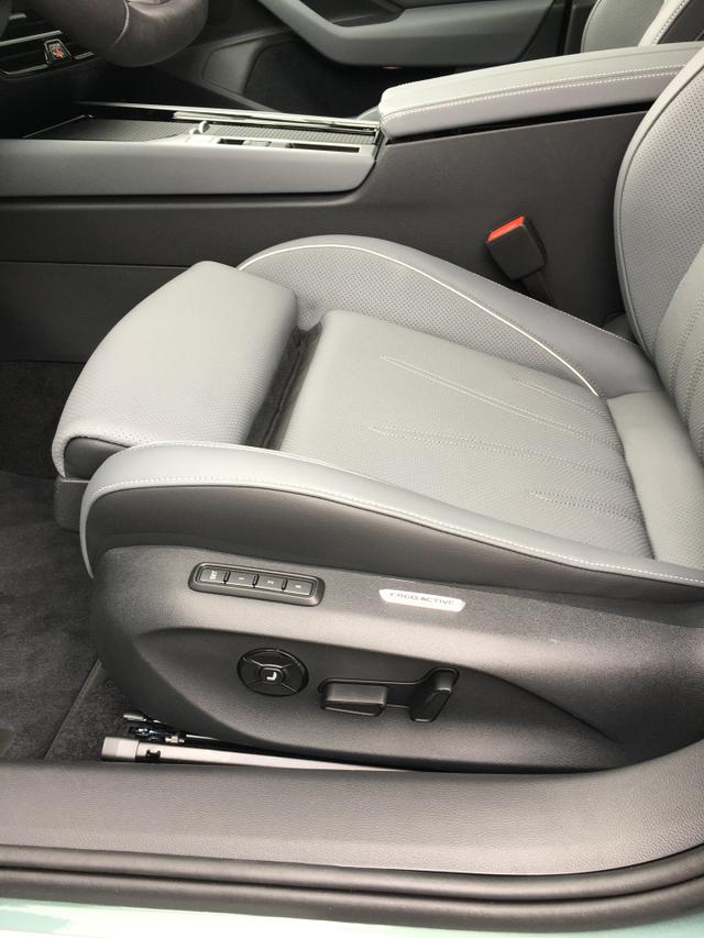 Volkswagen Passat Variant 1.5 eTSI 110 kW Business Elegance IQ.Light Panodach 