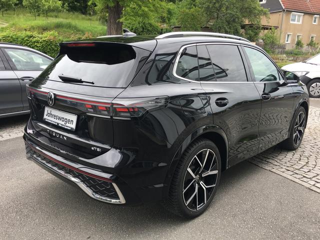 Volkswagen Tiguan R-Line 1.5 eTSI DSG IQ.Light Sound Pano 