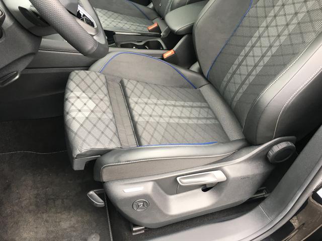 Volkswagen Tiguan R-Line 1.5 eTSI DSG IQ.Light Sound Pano 