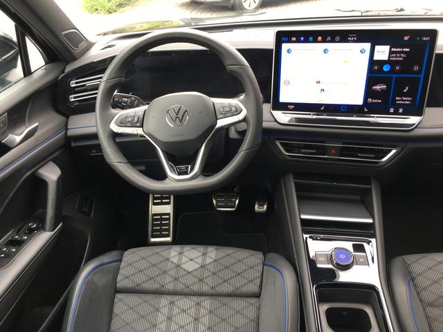 Volkswagen Tiguan R-Line 1.5 eTSI DSG IQ.Light Sound Pano 