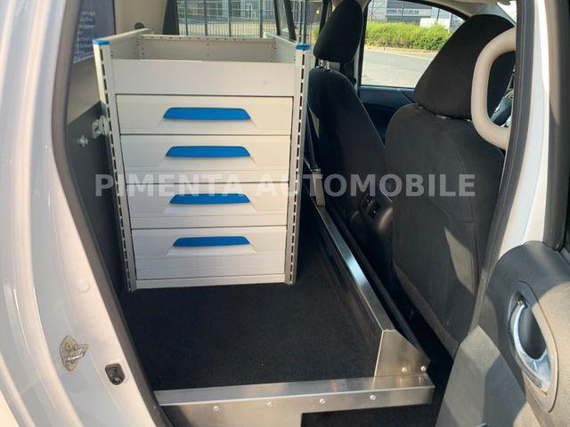 Nissan Navara Pick-Up NP300 4x4 190PS Ausbau Regal 3,5t AHK 
