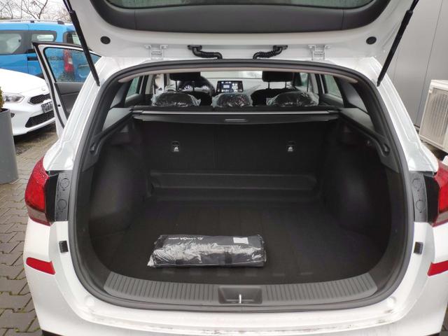 Hyundai i30 Kombi Diesel 1.6 Navi*Cam*LED*uvm 