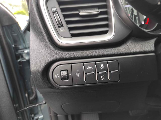 Kia Ceed Sportswagon TOP SW Top*LED*Navi*Shzg*Lhzg*PDCv+h*Cam*17Zoll 