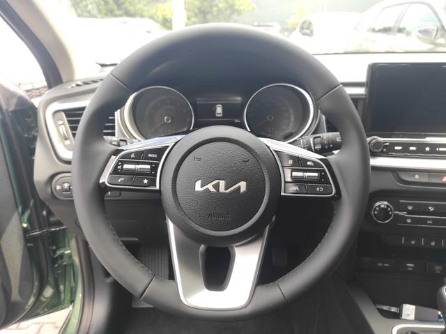 Kia Ceed Sportswagon Spin SW Spin*MJ25*Navi*Shzg*Lhzg*PDC*Cam*16Zoll* 