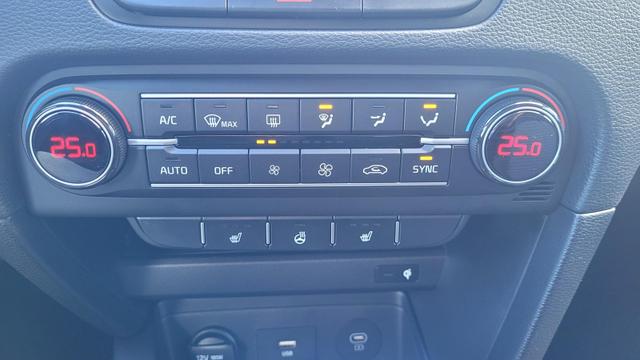 Kia Ceed Sportswagon TOP SW AT Top*VollLED*Navi*Shzg*PDC*Cam*17Zoll 