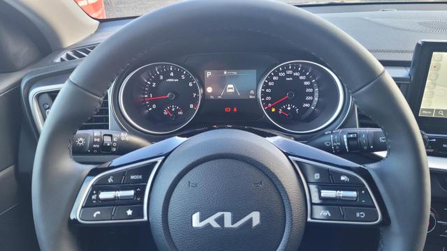 Kia Ceed Sportswagon TOP SW AT Top*VollLED*Navi*Shzg*PDC*Cam*17Zoll 
