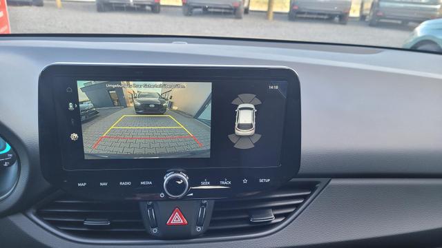 Hyundai i30 Kombi Smart SW DCT 1.5 MJ25*Navi*LED*Shzg*PDCv&h*Cam*16 