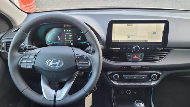 Hyundai i30 Kombi Smart SW DCT 1.5 MJ25*Navi*LED*Shzg*PDCv&h*Cam*16 