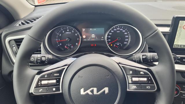 Kia Ceed Top AT*LED*Navi*Shzg*PDC*Cam*17Zoll*Keyless 