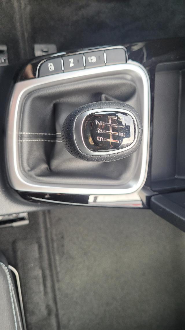 Kia Ceed Sportswagon Edition 30 SW Edition30*LED*Navi*Shzg*Lhzg*PDC*Cam*17" 