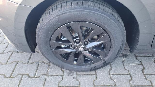 Skoda Fabia Selection Selection*5JGar*LED*Shzg*PDC*Cam*15Zoll* 