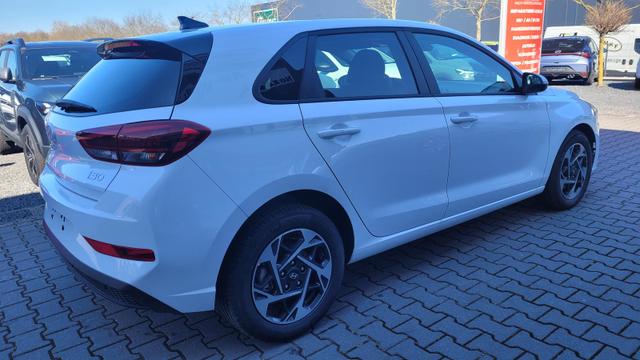 Hyundai i30 Familiy HB 1.5 MJ25*Navi*LED*Shzg*PDCv&h*Cam*16 