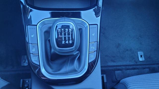Hyundai i30 Familiy HB 1.5 MJ25*Navi*LED*Shzg*PDCv&h*Cam*16 