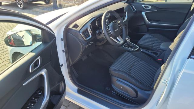 Kia Ceed Top AT*LED*Navi*Shzg*PDCv+h*Cam*17Zoll* 