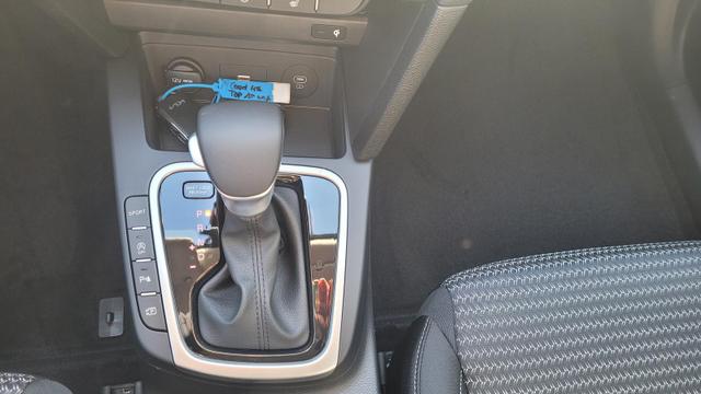 Kia Ceed Top AT*LED*Navi*Shzg*PDCv+h*Cam*17Zoll* 