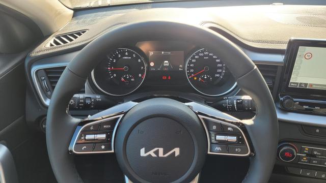 Kia Ceed Top AT*LED*Navi*Shzg*PDCv+h*Cam*17Zoll* 